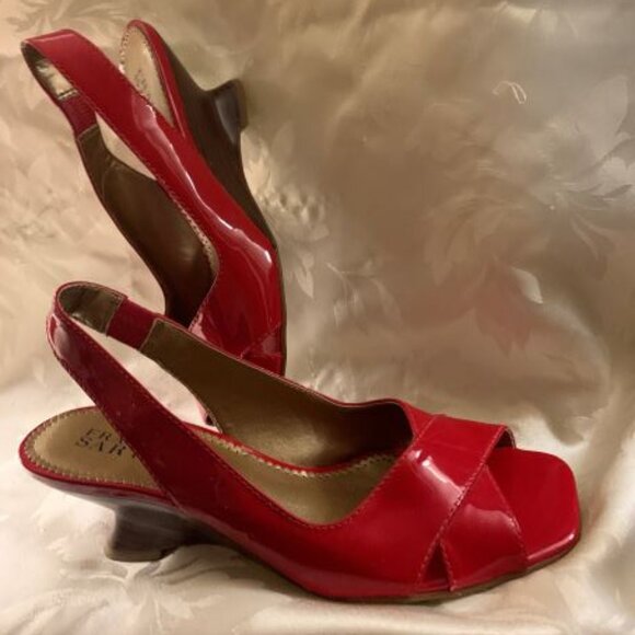 1/3 off! Franco Sarto Red "Stacked Heel" Sandals 8M - Picture 2 of 7